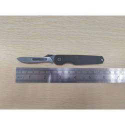 Coltello pieghevole SWISSTECH G10: strumento versatile e durevole per esterni