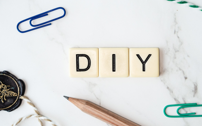 What are the benefits of using multifunctional pliers for various tasks?